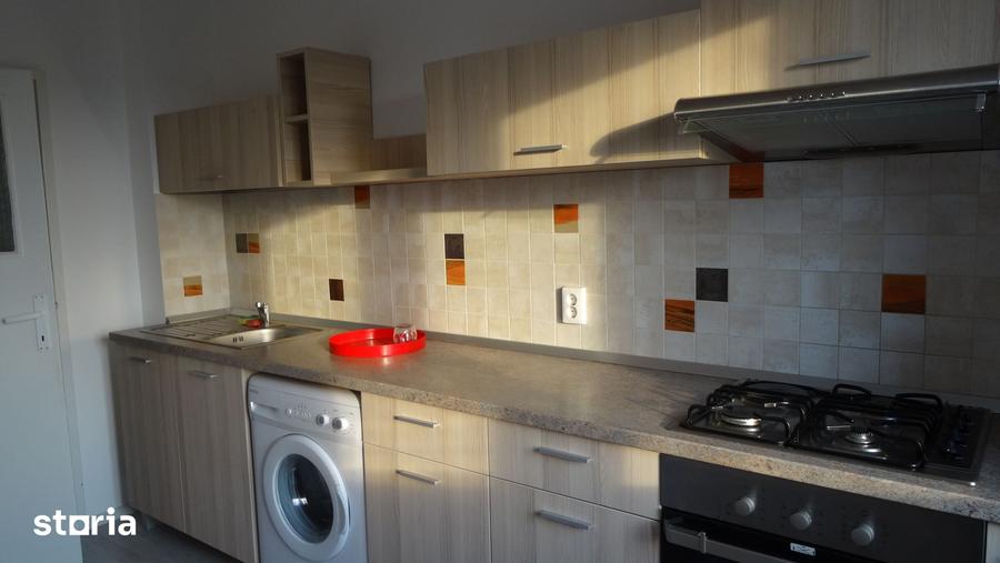 Apartament cu 3 camere semidecomandat în Olimpia-Stadion