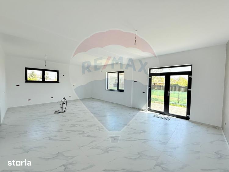 Casă cu 5 camere cu Teren 578 Mp în Cornetu