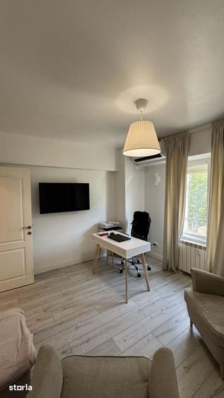 Apartament cu 3 camere decomandat, mobilat în Centrul Civic