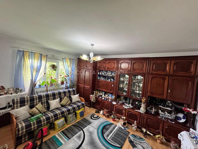 Apartament 4 camere decomandat CET