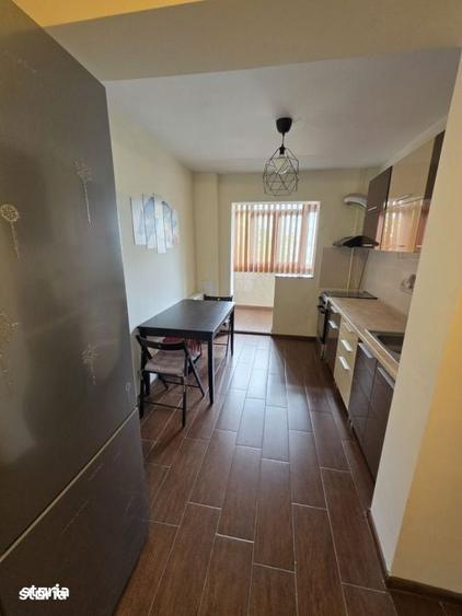 Apartament cu 3 camere decomandat în Titan