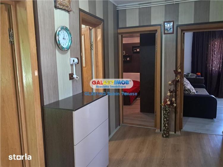 Apartament cu 3 camere decomandat, mobilat în Bradu