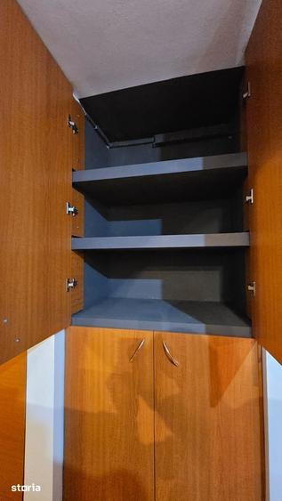 Apartament cu 3 camere decomandat în Calea București