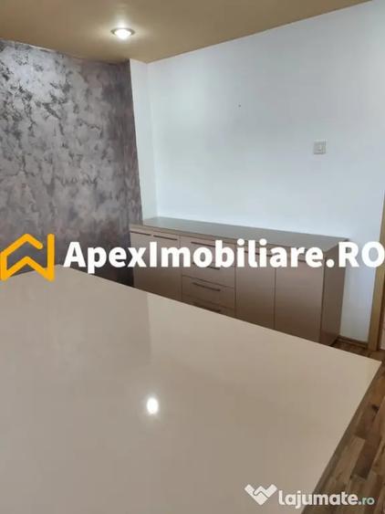 Apartament cu 3 camere decomandat în Vitan