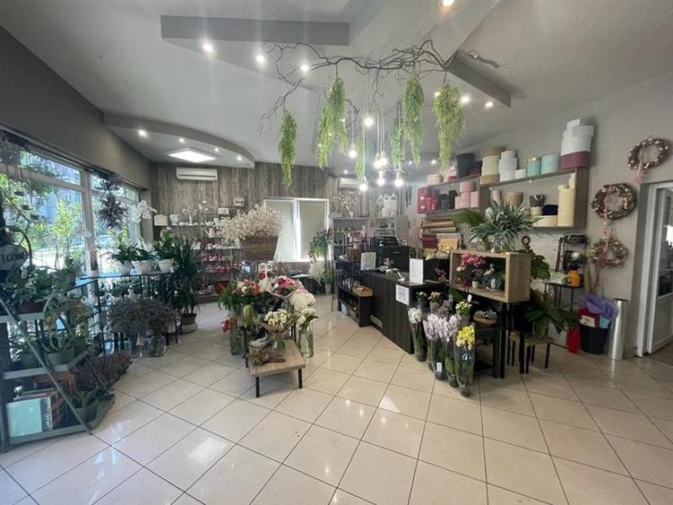 Spațiu comercial, de 640 mp, în 7 Noiembrie