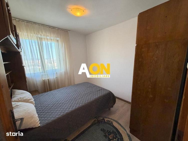 Apartament cu 3 camere în Cetate