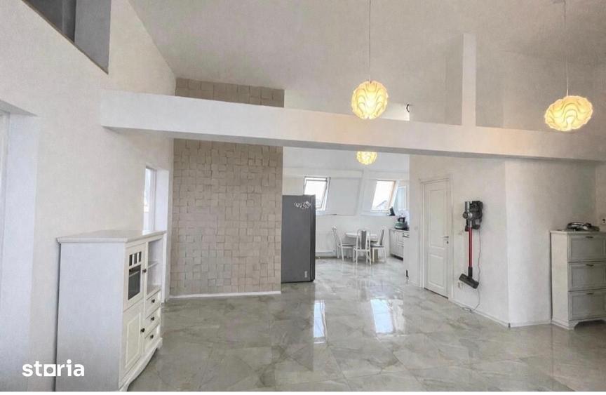 Apartament cu 4 camere decomandat în Rogerius