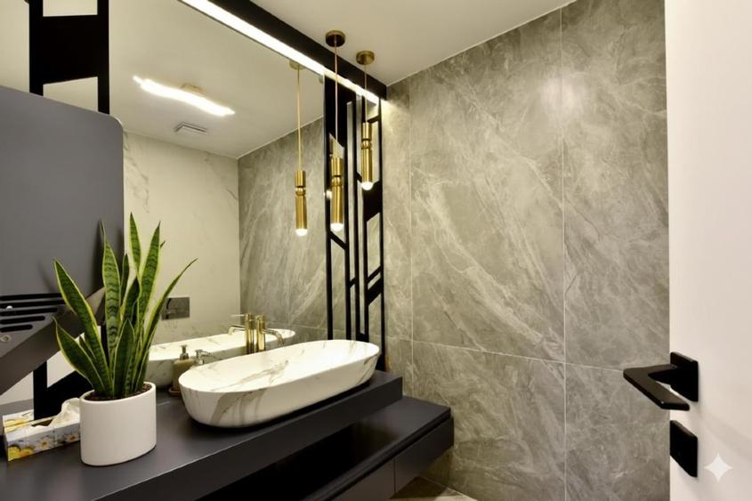 Apartament cu 3 camere semidecomandat în Aviației
