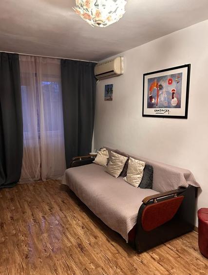 Apartament cu 3 camere decomandat, mobilat în Podu Roș