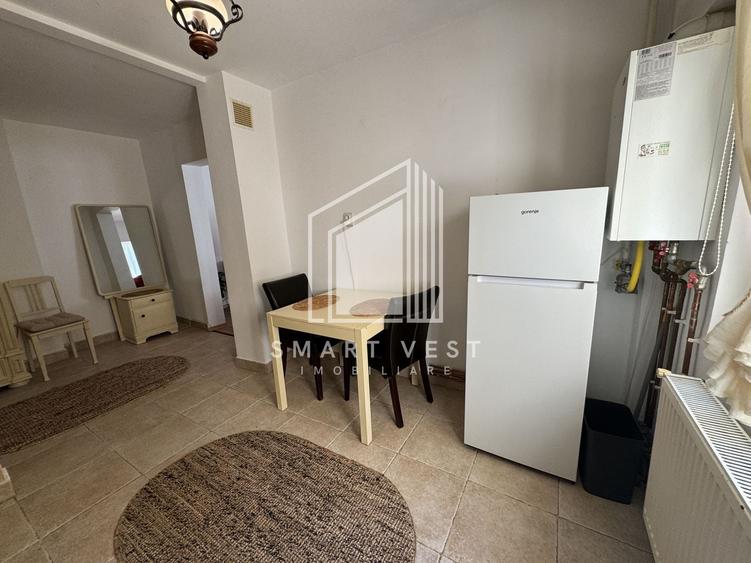 Apartament cu 3 camere semidecomandat, mobilat în Micro 15