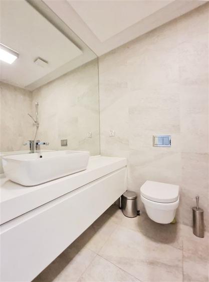 Apartament cu 4 camere semidecomandat, mobilat în Herăstrău
