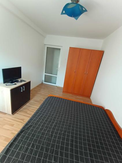 Apartament cu 2 camere decomandat în Războieni
