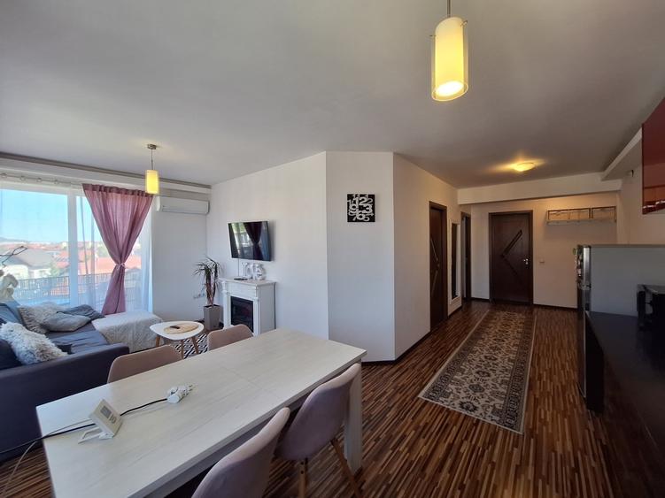 Apartament cu 3 camere semidecomandat, mobilat în Florești — fotografia 3