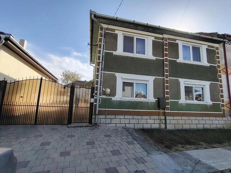 Casă cu 7 camere cu Teren 1895 Mp în Haieu