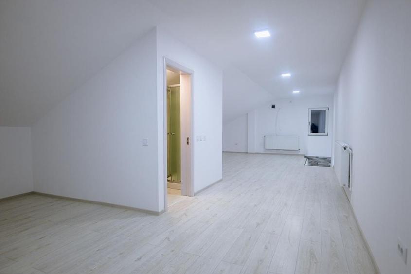 Casă cu 4 camere cu Teren 300 Mp în Micro 3