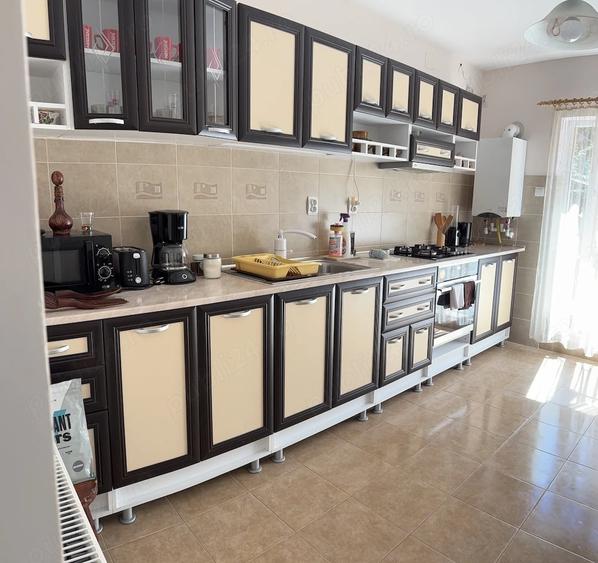 Casă cu Teren 1640 Mp în Central
