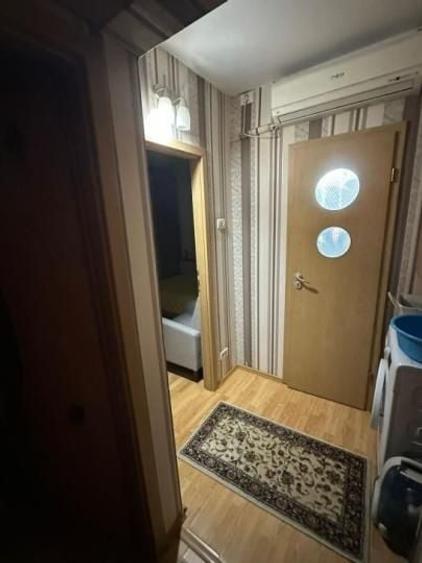 Apartament cu 4 camere decomandat, mobilat în Titan