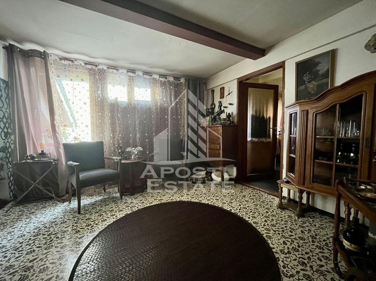 Duplex cu 7 camere cu Canalizare în Lipovei
