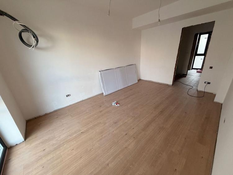 Casă individuală cu 4 camere cu Canalizare în Ozana