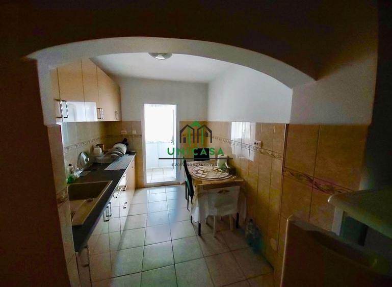 Apartament cu 3 camere decomandat în Voineasa