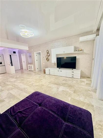 Apartament cu 2 camere decomandat, mobilat în Central