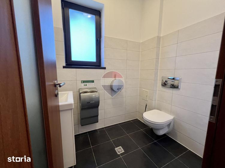Spațiu comercial, de 350 mp, în Central