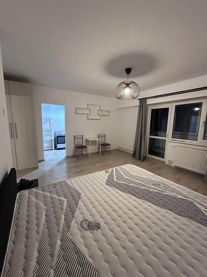 Garsonieră decomandată în Răcădău