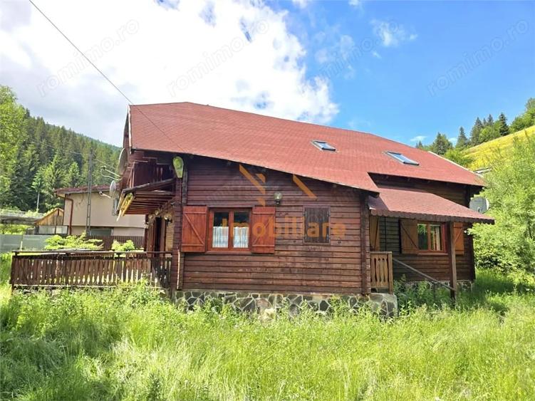Casă cu 6 camere cu Teren 1761 Mp în Izlaz