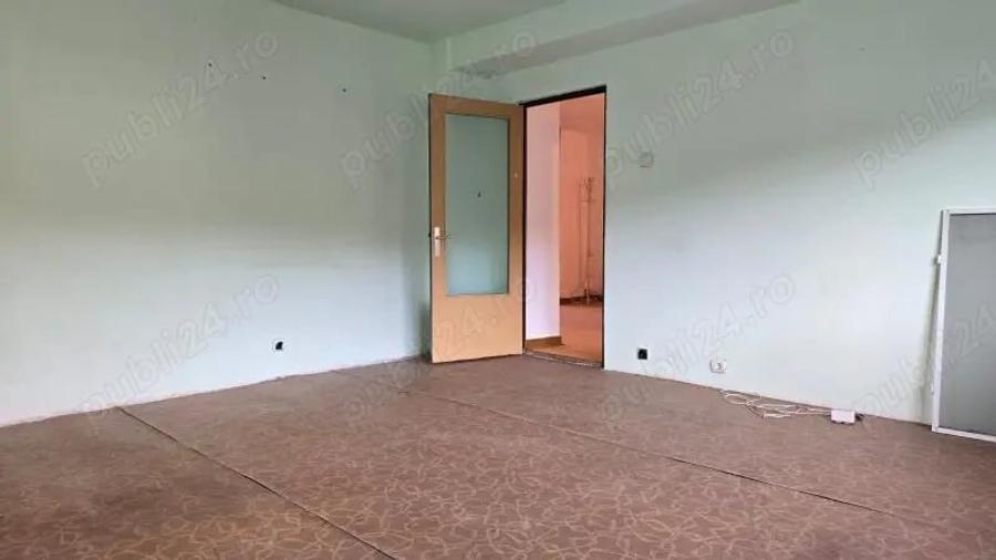 Apartament cu 3 camere decomandat în Micro 15