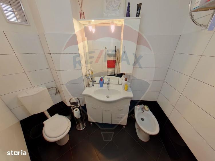 Apartament cu 4 camere decomandat în Central