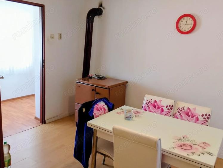 Casă cu 4 camere cu Teren 1800 Mp în Chizătău