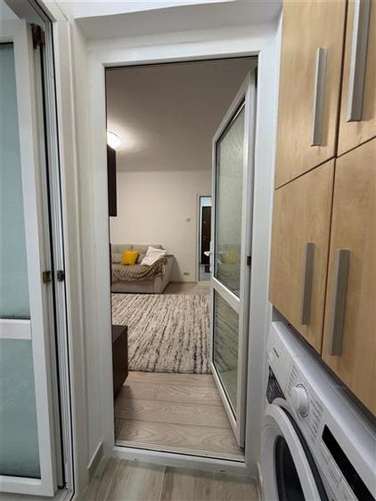 Apartament cu 2 camere semidecomandat în Tractorul