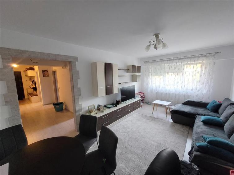 Apartament cu 2 camere decomandat în Burdujeni