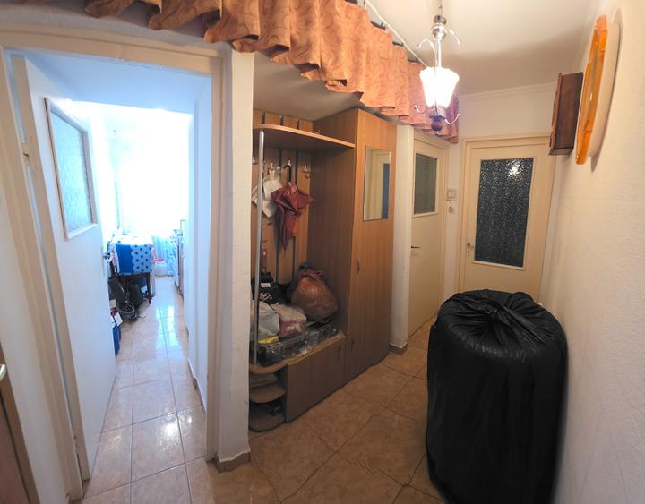 Apartament cu 2 camere semidecomandat în Km 4