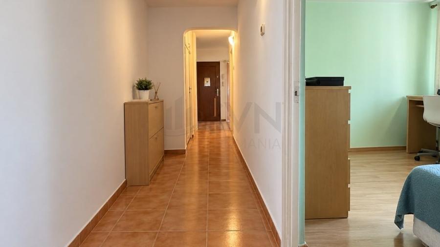 Apartament cu 3 camere decomandat în Băneasa