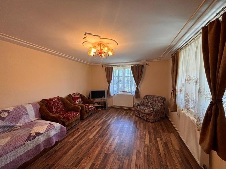 Casă cu 3 camere în Central