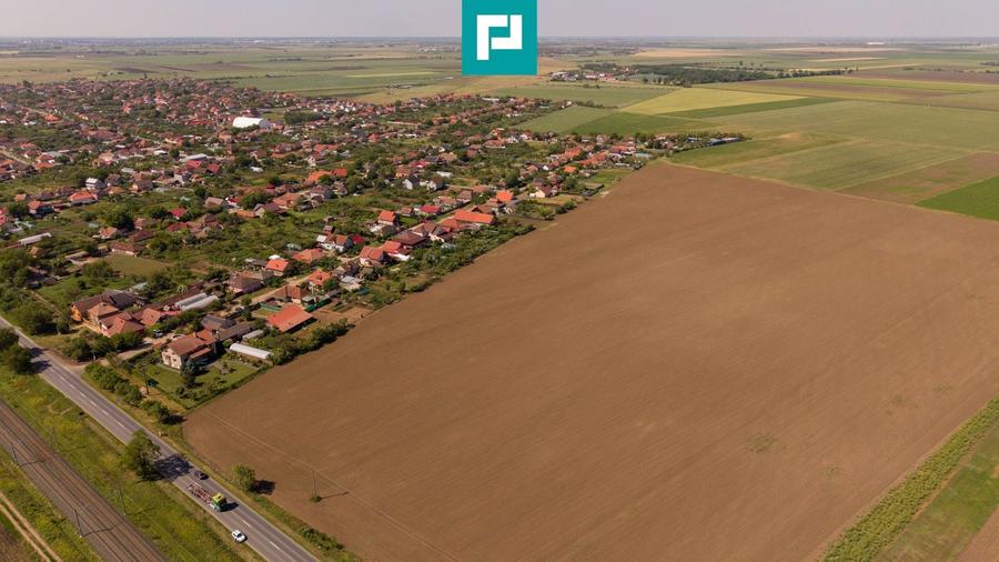 Teren agricol extravilan de 28500 mp, în Șofronea