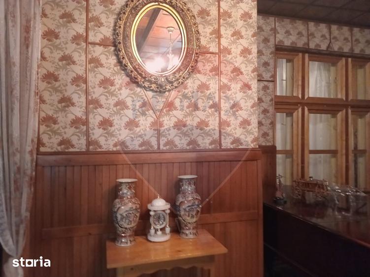 Casă cu 6 camere cu Teren 436 Mp în Romanilor