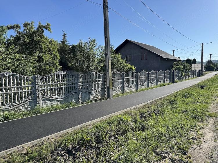 Casă cu 4 camere cu Teren 1300 Mp în Târgu Trotuș