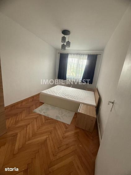Apartament cu 3 camere în Cetate