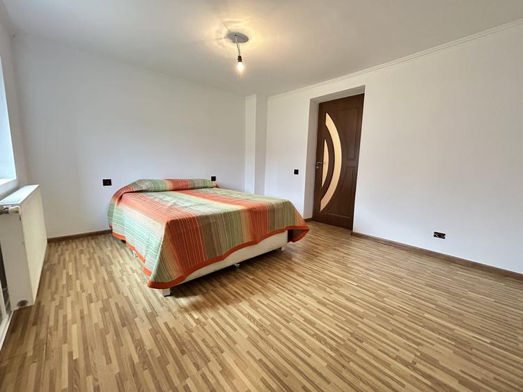 Casă individuală cu 6 camere cu Teren 1150 Mp în Zidurile