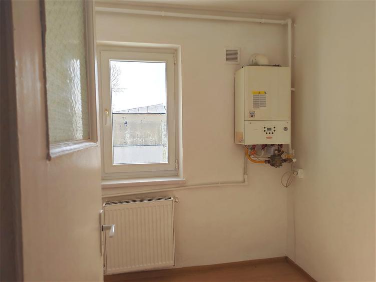 Apartament cu 3 camere semidecomandat în Zimbru