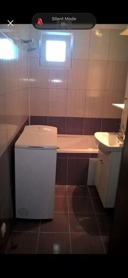 Garsonieră decomandată în Titan
