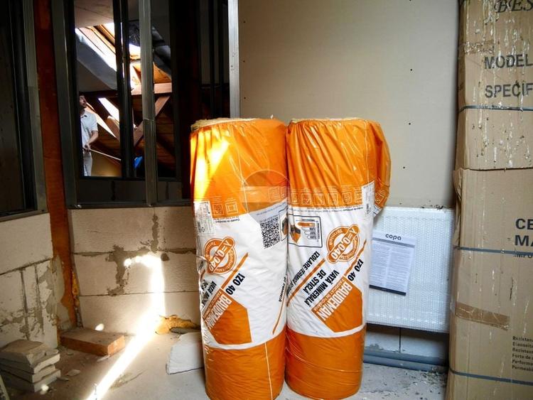 Apartament cu 4 camere în Cetate