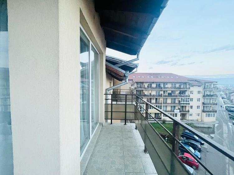 Apartament cu 2 camere semidecomandat, mobilat în Florești