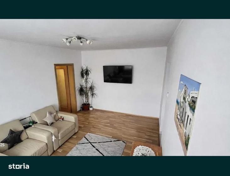 Apartament cu 3 camere semidecomandat în Iancului