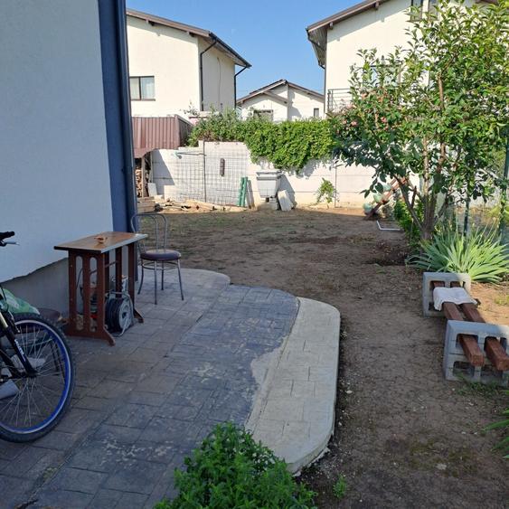 Casă cu 3 camere cu Teren 420 Mp în Berceni