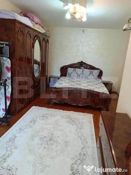 Casă cu 7 camere cu Teren 300 Mp în Central