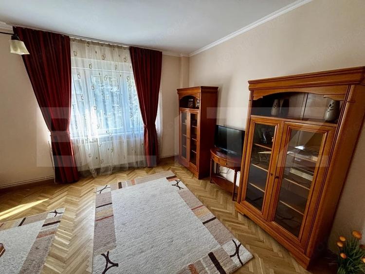 Apartament cu 4 camere decomandat în Central