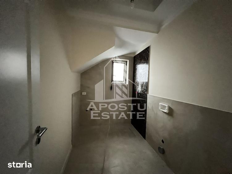 Casă cu 5 camere cu Teren 300 Mp în Giarmata